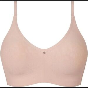 Chantelle Cream Women's 38DD Comfort Chic Back Smoothing Wireless Bra Ivory